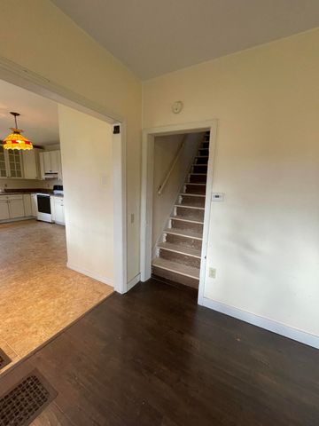 208 4th Street, Plainwell, MI 49080