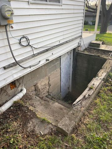 208 4th Street, Plainwell, MI 49080