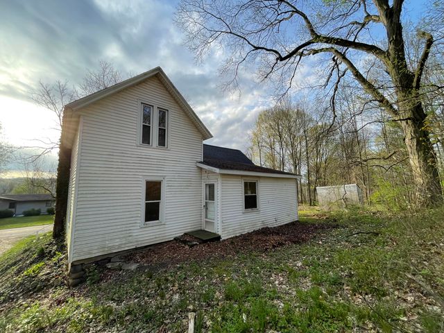 208 4th Street, Plainwell, MI 49080