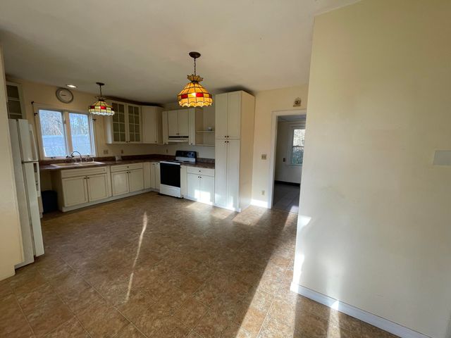 208 4th Street, Plainwell, MI 49080