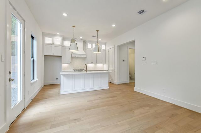 1114 Pearlwood Drive, Houston, TX 77008
