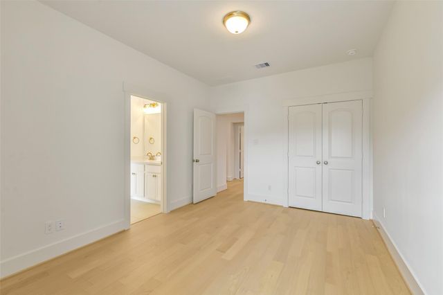 1114 Pearlwood Drive, Houston, TX 77008