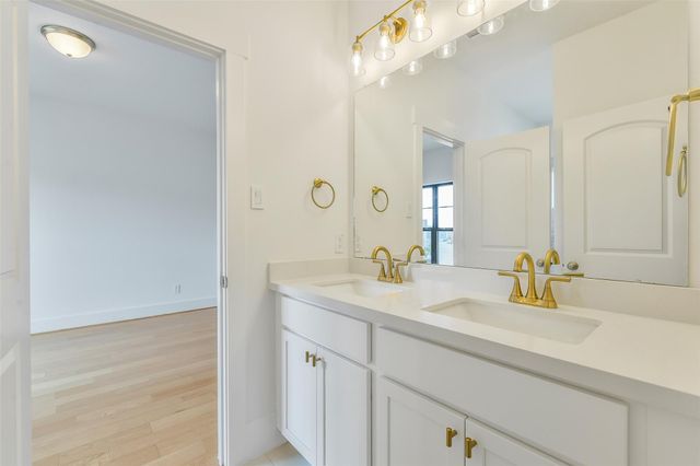 1114 Pearlwood Drive, Houston, TX 77008