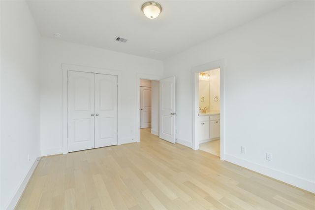 1114 Pearlwood Drive, Houston, TX 77008