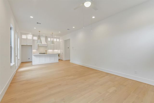 1114 Pearlwood Drive, Houston, TX 77008