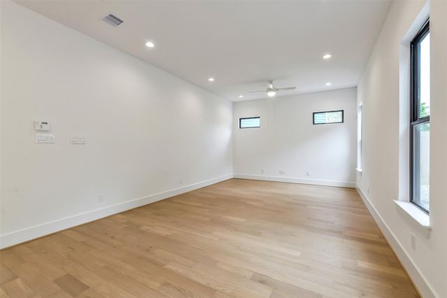 1114 Pearlwood Drive, Houston, TX 77008
