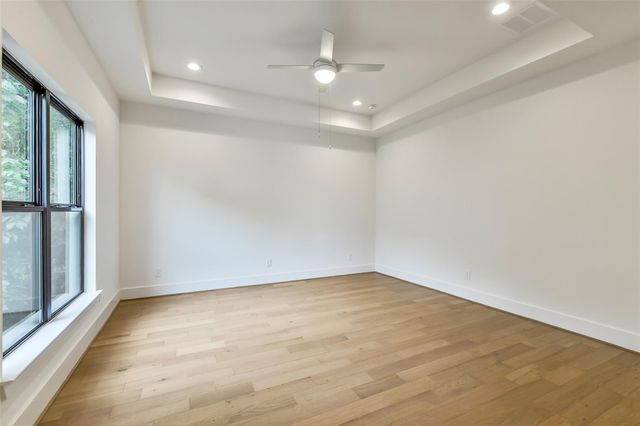 1114 Pearlwood Drive, Houston, TX 77008