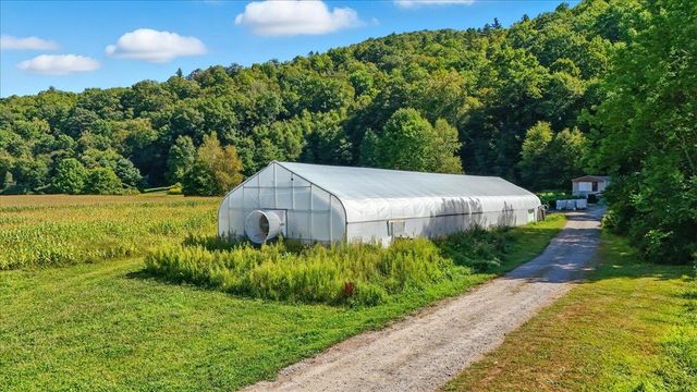 1433 N 116 Road B, Bristol, VT 05443