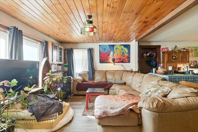 1433 N 116 Road B, Bristol, VT 05443