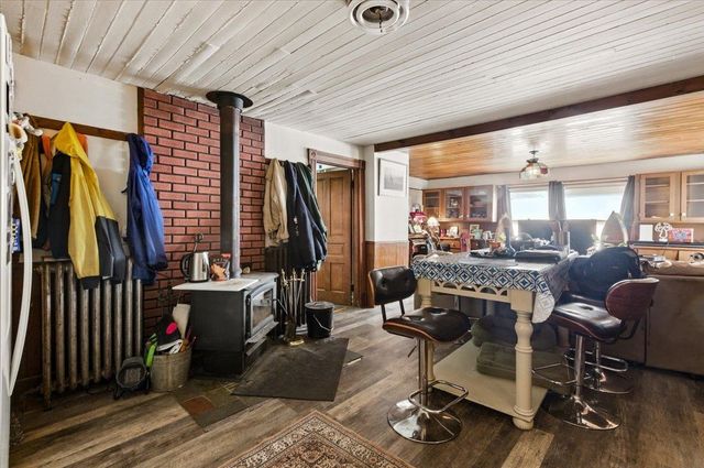 1433 N 116 Road B, Bristol, VT 05443