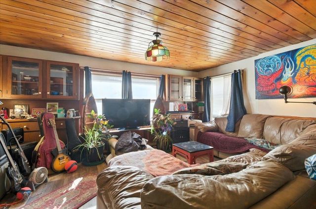 1433 N 116 Road B, Bristol, VT 05443