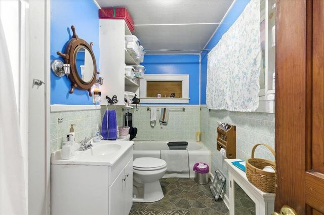 1433 N 116 Road B, Bristol, VT 05443