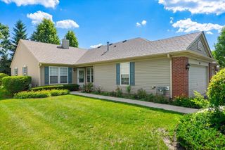 93 W Essington Drive 93, Round Lake, IL 60073
