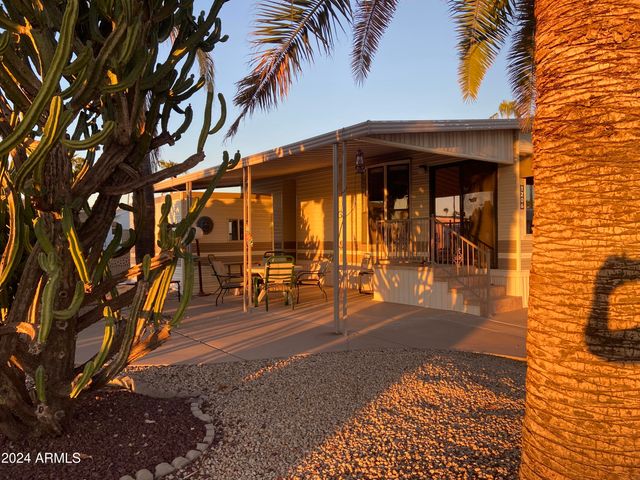 1206 W KLAMATH Drive, Apache Junction, AZ 85119