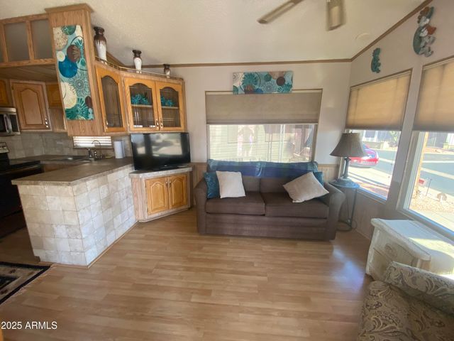 1206 W KLAMATH Drive, Apache Junction, AZ 85119