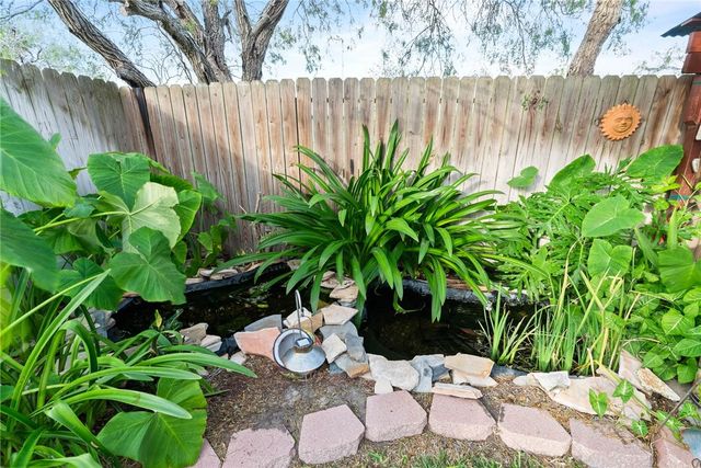 2118 Savoy St, Corpus Christi, TX 78414