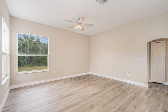 328 Hammonton Street SW, Palm Bay, FL 32908