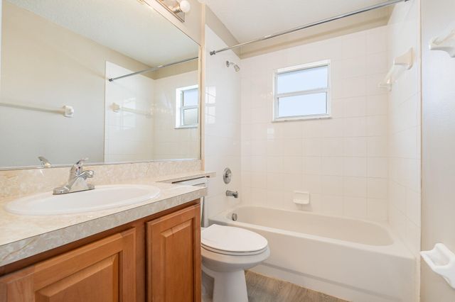 328 Hammonton Street SW, Palm Bay, FL 32908