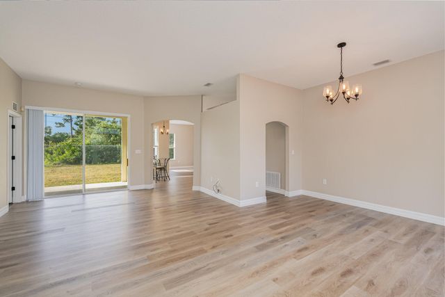 328 Hammonton Street SW, Palm Bay, FL 32908