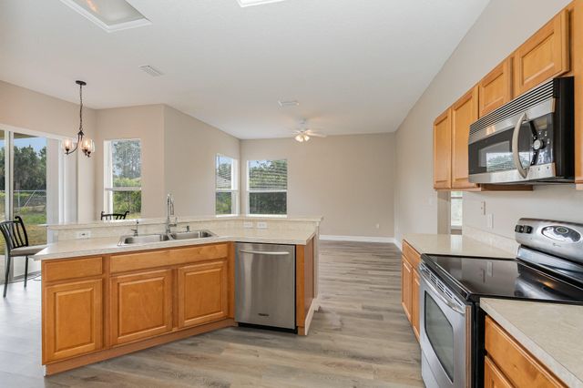 328 Hammonton Street SW, Palm Bay, FL 32908