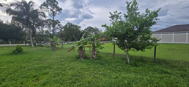 17999 N 46th Court N, The Acreage, FL 33470