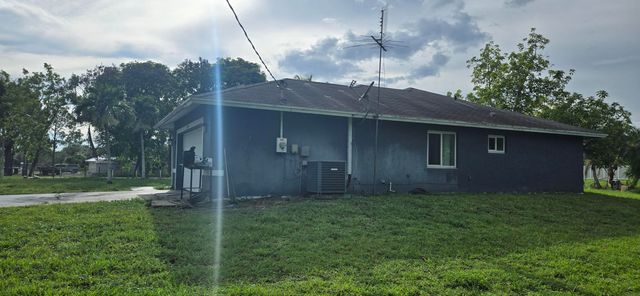 17999 N 46th Court N, The Acreage, FL 33470