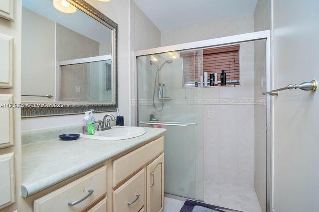 1217 NW 125th Ter, Sunrise, FL 33323