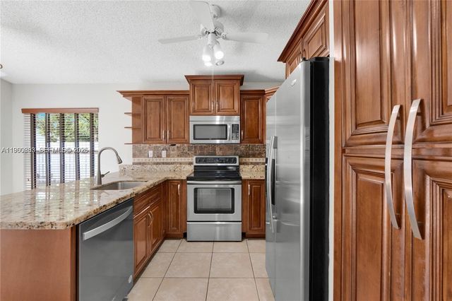 1217 NW 125th Ter, Sunrise, FL 33323