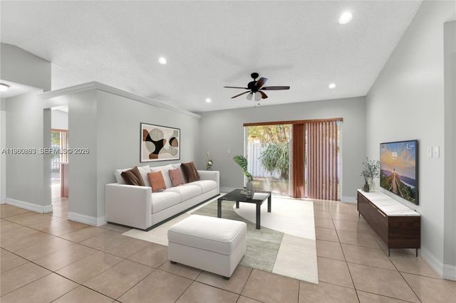 1217 NW 125th Ter, Sunrise, FL 33323