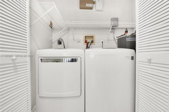 1217 NW 125th Ter, Sunrise, FL 33323