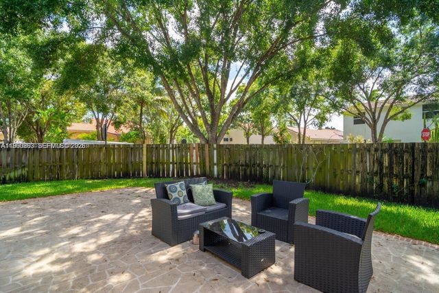 1217 NW 125th Ter, Sunrise, FL 33323