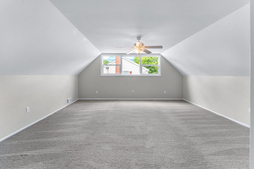 Image 19 of property listing at 12605 MEMORY LN, Bowie, MD 20715