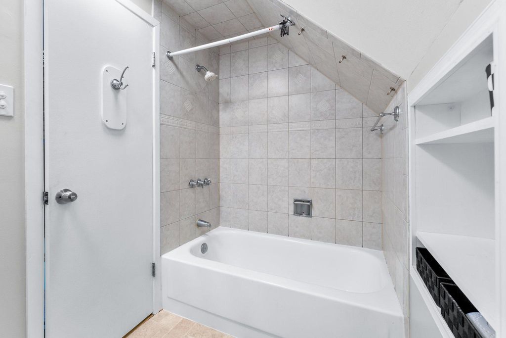 Image 23 of property listing at 12605 MEMORY LN, Bowie, MD 20715