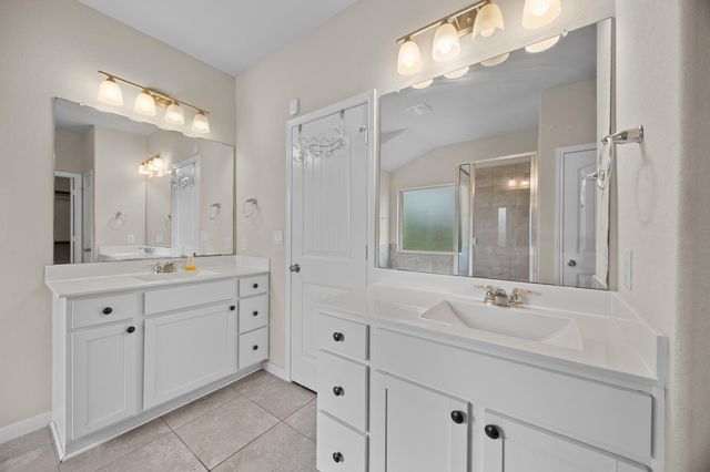 1018 Granbury CV, Round Rock, TX 78664