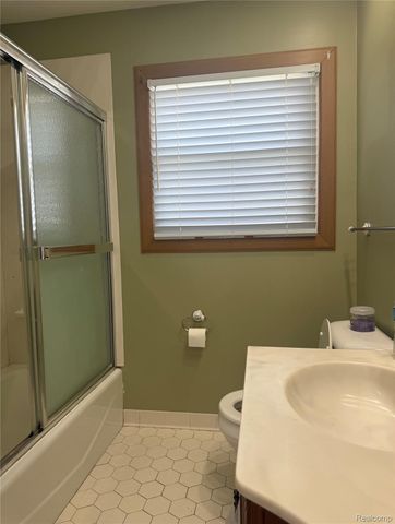 32720 Grandview Avenue, Westland, MI 48186