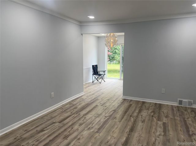 32720 Grandview Avenue, Westland, MI 48186