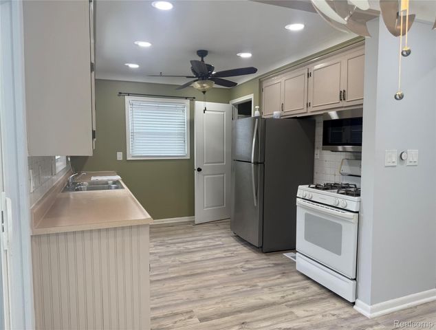 32720 Grandview Avenue, Westland, MI 48186