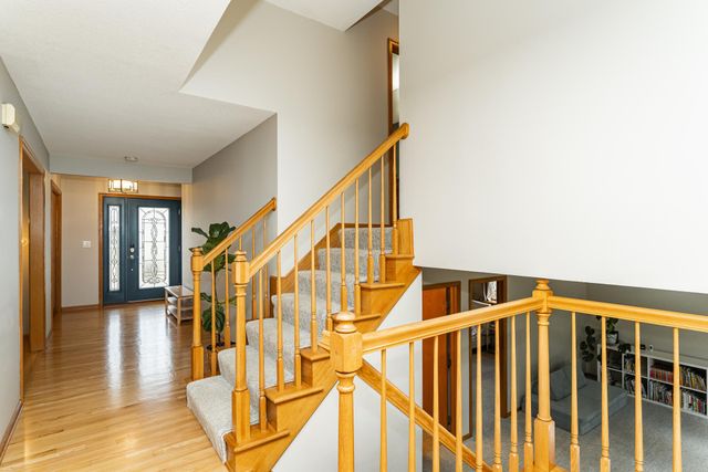 2519 Mayowood Lane SW, Rochester, MN 55902