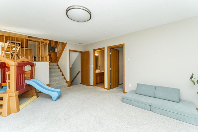 2519 Mayowood Lane SW, Rochester, MN 55902