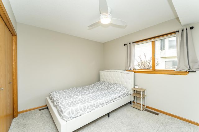 2519 Mayowood Lane SW, Rochester, MN 55902