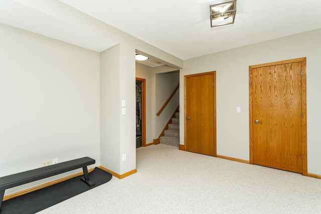 2519 Mayowood Lane SW, Rochester, MN 55902