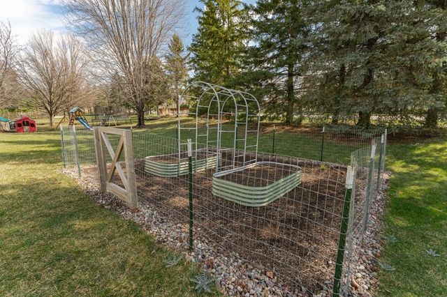 2519 Mayowood Lane SW, Rochester, MN 55902