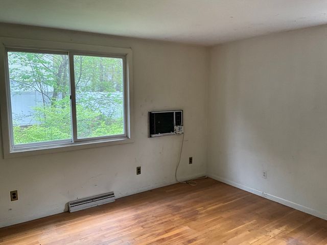 9 Larch Rd, Wellesley, MA 02482