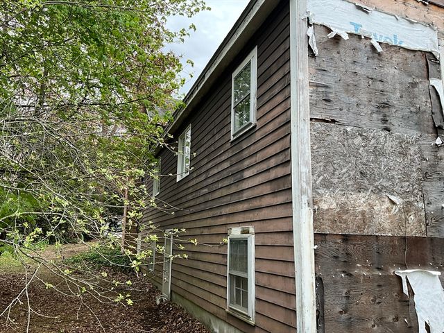 9 Larch Rd, Wellesley, MA 02482