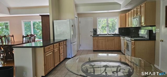 162 Short Beach Road, East Haven, CT 06512
