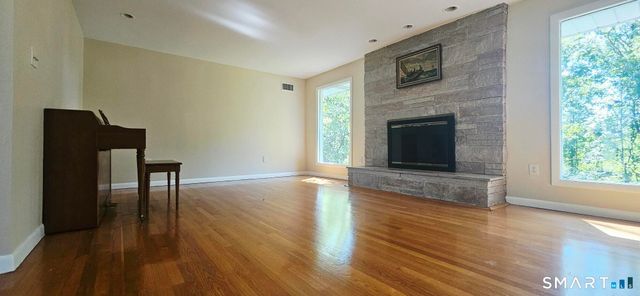 162 Short Beach Road, East Haven, CT 06512