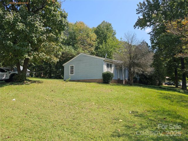 6003 Bridlewood Lane, Charlotte, NC 28215