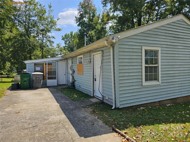6003 Bridlewood Lane, Charlotte, NC 28215
