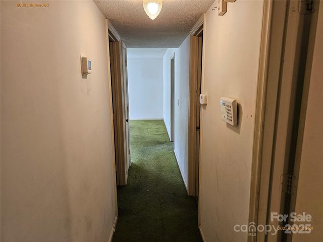 6003 Bridlewood Lane, Charlotte, NC 28215
