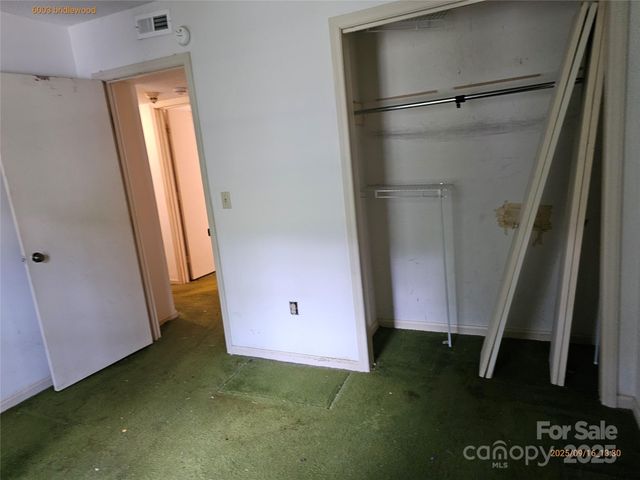 6003 Bridlewood Lane, Charlotte, NC 28215